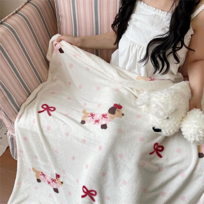 91家纺网 家纺一手货源 找家纺 顾里家纺 2025新款ins少女奶油治愈双面牛奶绒毯 波点腊肠狗