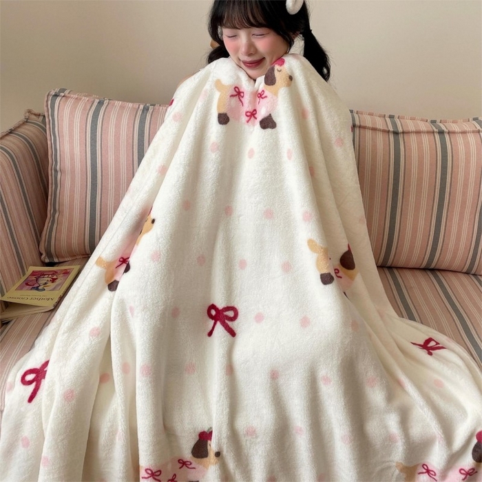 91家纺网 家纺一手货源 找家纺 顾里家纺 2025新款ins少女奶油治愈双面牛奶绒毯 波点腊肠狗