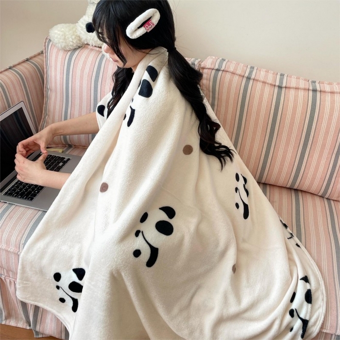 91家纺网 家纺一手货源 找家纺 顾里家纺 2025新款ins少女奶油治愈双面牛奶绒毯 波点熊猫