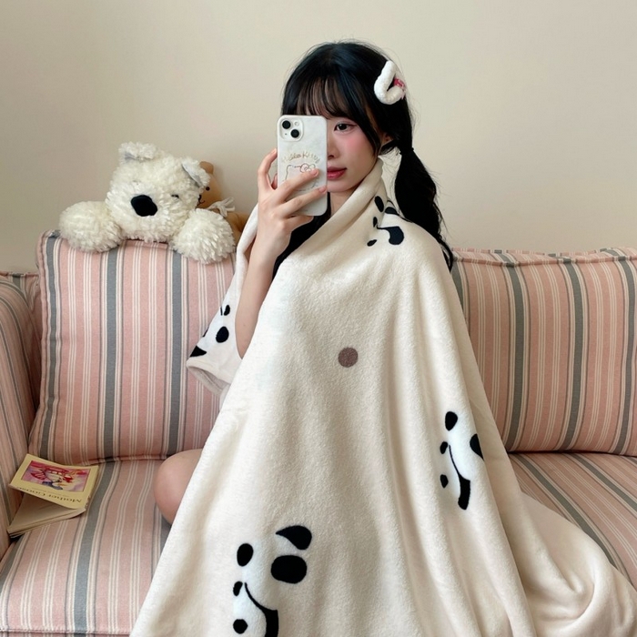 91家纺网 家纺一手货源 找家纺 顾里家纺 2025新款ins少女奶油治愈双面牛奶绒毯 波点熊猫