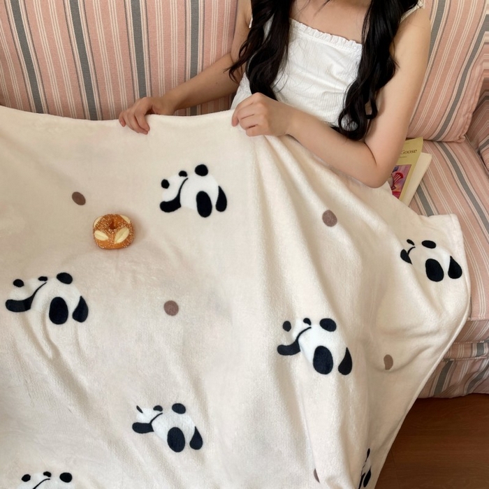 91家纺网 家纺一手货源 找家纺 顾里家纺 2025新款ins少女奶油治愈双面牛奶绒毯 波点熊猫