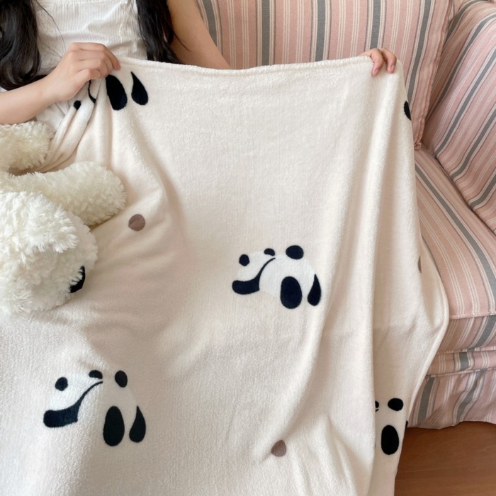 91家纺网 家纺一手货源 找家纺 顾里家纺 2025新款ins少女奶油治愈双面牛奶绒毯 波点熊猫