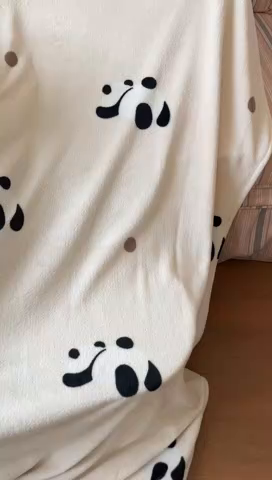 91家纺网 家纺一手货源 找家纺 顾里家纺 2025新款ins少女奶油治愈双面牛奶绒毯 波点熊猫