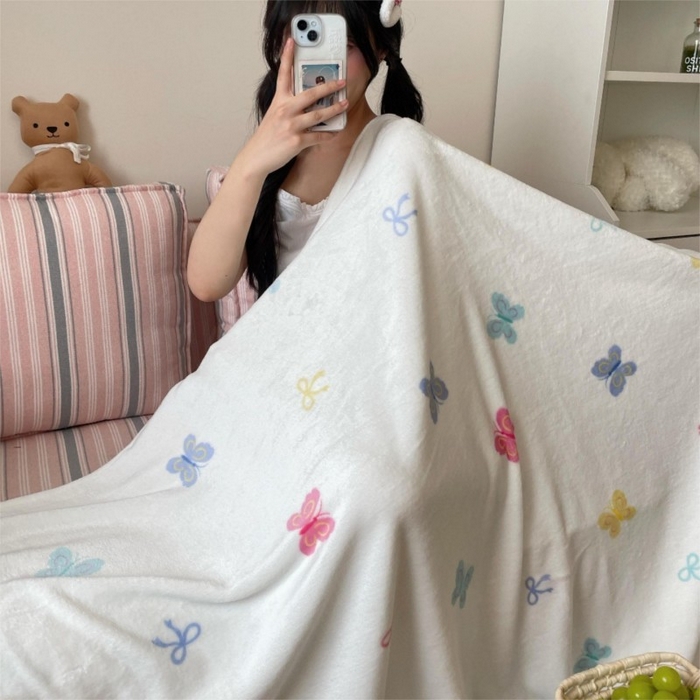 91家纺网 家纺一手货源 找家纺 顾里家纺 2025新款ins少女奶油治愈双面牛奶绒毯 彩色蝴蝶