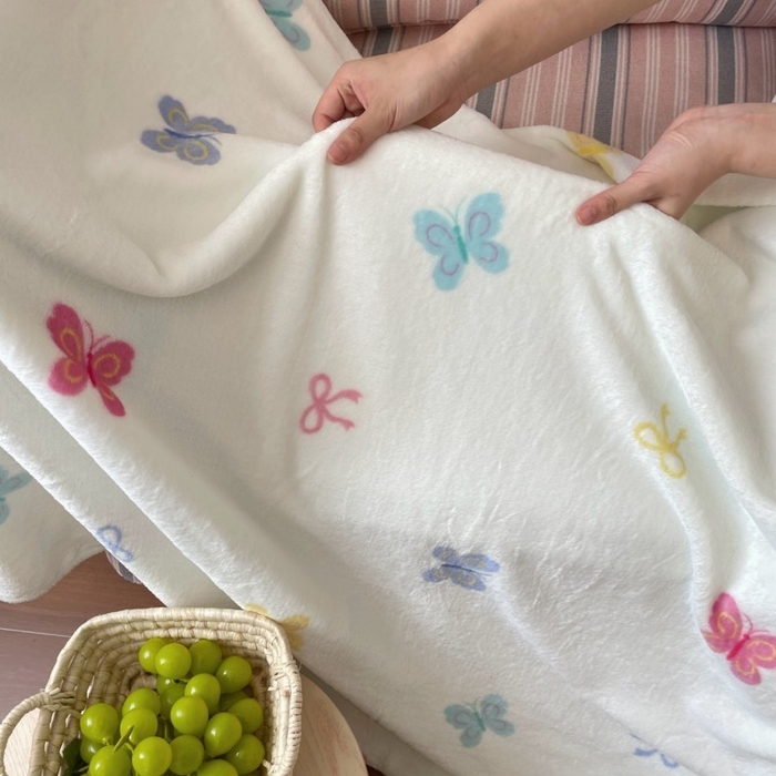 91家纺网 家纺一手货源 找家纺 顾里家纺 2025新款ins少女奶油治愈双面牛奶绒毯 彩色蝴蝶