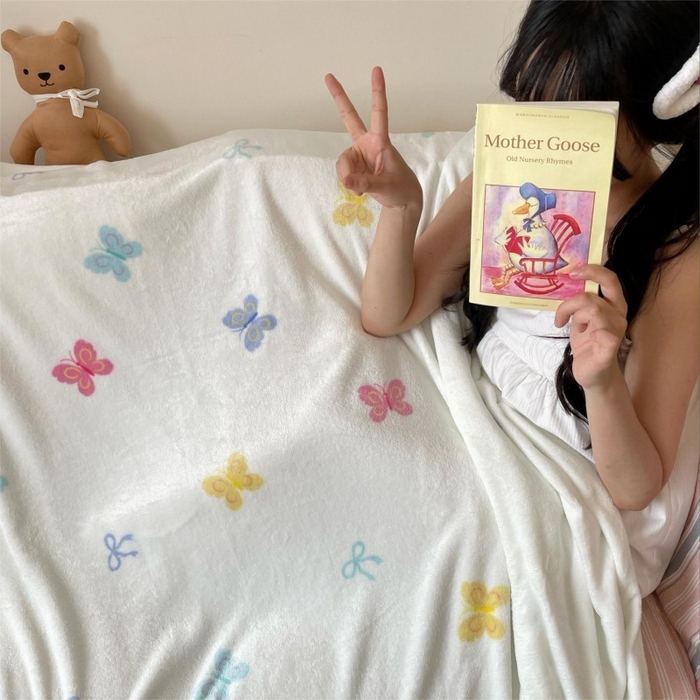 91家纺网 家纺一手货源 找家纺 顾里家纺 2025新款ins少女奶油治愈双面牛奶绒毯 彩色蝴蝶