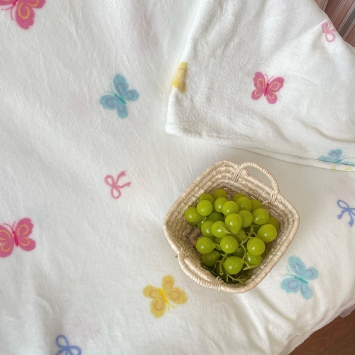 91家纺网 家纺一手货源 找家纺 顾里家纺 2025新款ins少女奶油治愈双面牛奶绒毯 彩色蝴蝶