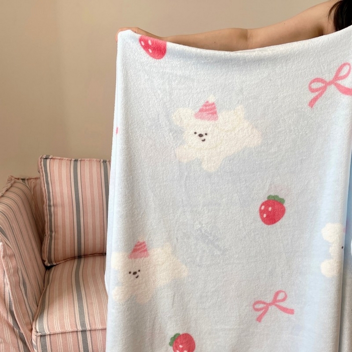 91家纺网 家纺一手货源 找家纺 顾里家纺 2025新款ins少女奶油治愈双面牛奶绒毯 草莓小狗