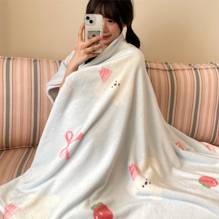 91家纺网 家纺一手货源 找家纺 顾里家纺 2025新款ins少女奶油治愈双面牛奶绒毯 草莓小狗