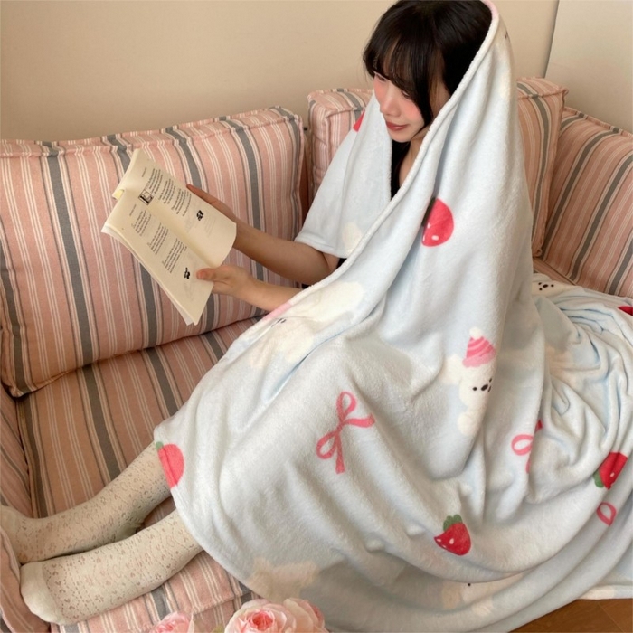 91家纺网 家纺一手货源 找家纺 顾里家纺 2025新款ins少女奶油治愈双面牛奶绒毯 草莓小狗