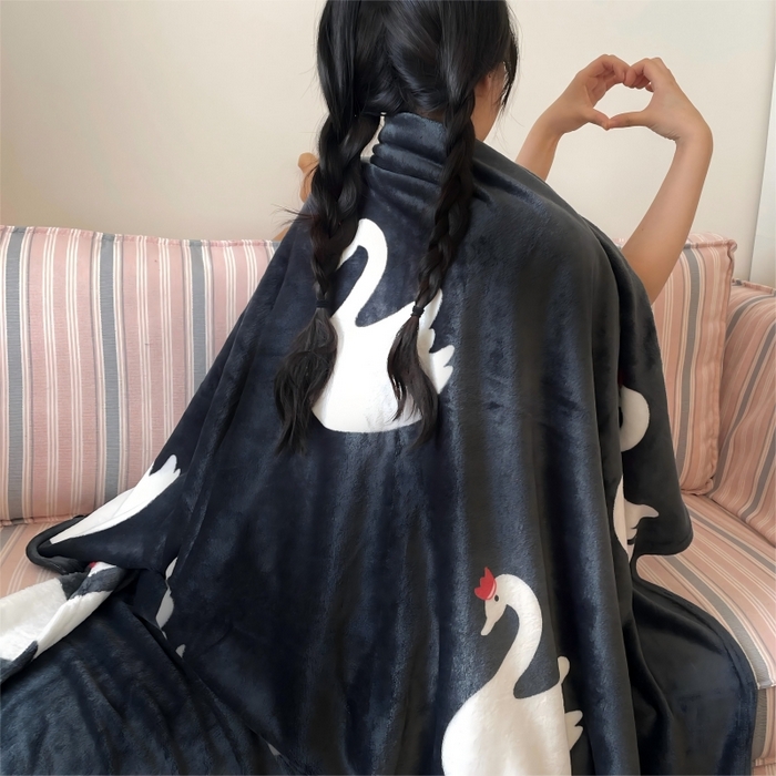 91家纺网 家纺一手货源 找家纺 顾里家纺 2025新款ins少女奶油治愈双面牛奶绒毯 黑天鹅