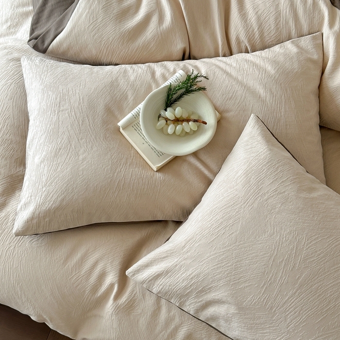 91家纺网 家纺一手货源 找家纺 梦享生活家居 2025新款全棉纯棉三层肌理提花四件套-素写系列（会员减10） 素写-奶白双拼可可棕