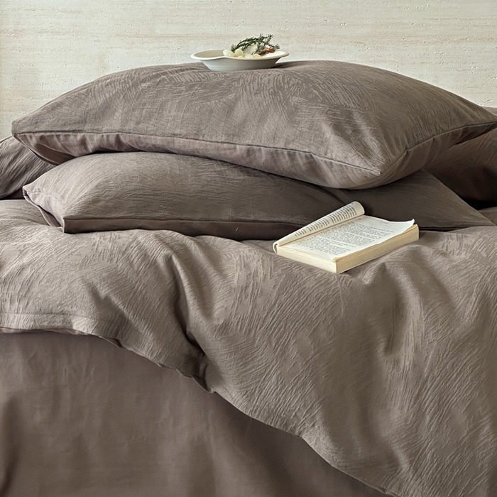 91家纺网 家纺一手货源 找家纺 梦享生活家居 2025新款全棉纯棉三层肌理提花四件套-素写系列（会员减10） 素写-可可棕