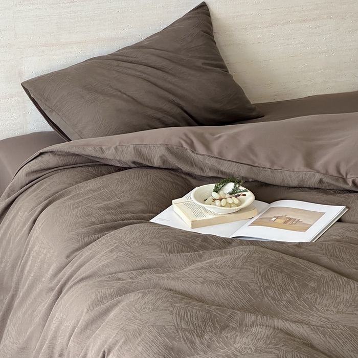 91家纺网 家纺一手货源 找家纺 梦享生活家居 2025新款全棉纯棉三层肌理提花四件套-素写系列（会员减10） 素写-可可棕