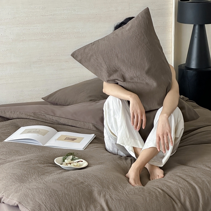 91家纺网 家纺一手货源 找家纺 梦享生活家居 2025新款全棉纯棉三层肌理提花四件套-素写系列（会员减10） 素写-可可棕