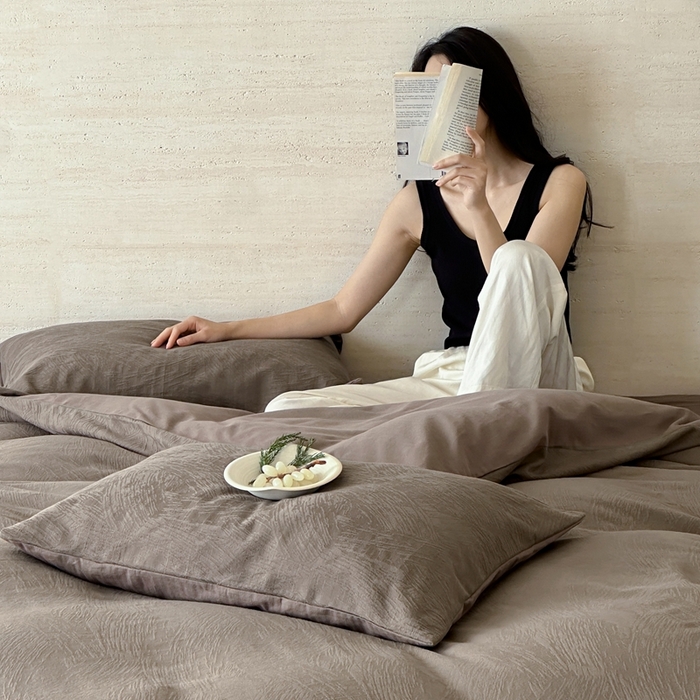 91家纺网 家纺一手货源 找家纺 梦享生活家居 2025新款全棉纯棉三层肌理提花四件套-素写系列（会员减10） 素写-可可棕