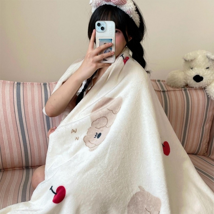 91家纺网 家纺一手货源 找家纺 顾里家纺 2025新款ins少女奶油治愈双面牛奶绒毯 趴趴熊