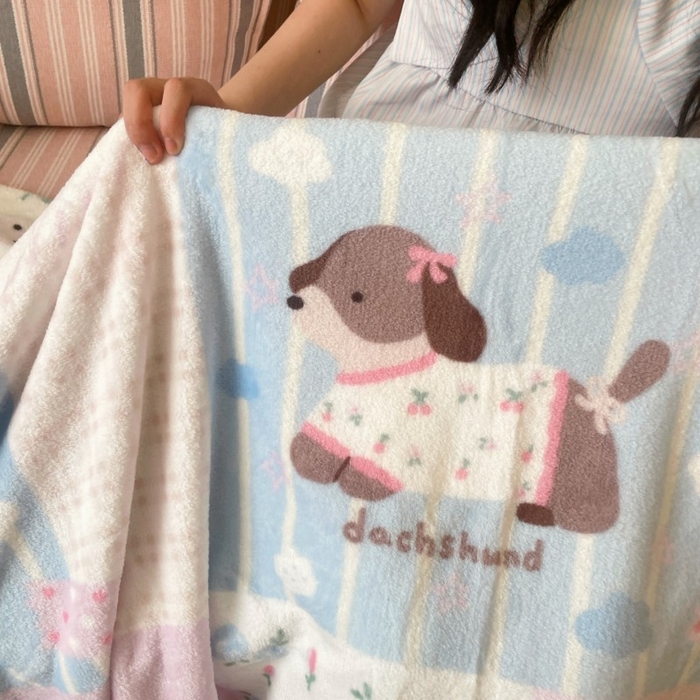 91家纺网 家纺一手货源 找家纺 顾里家纺 2025新款ins少女奶油治愈双面牛奶绒毯 拼接腊肠狗