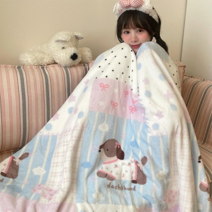 91家纺网 家纺一手货源 找家纺 顾里家纺 2025新款ins少女奶油治愈双面牛奶绒毯 拼接腊肠狗