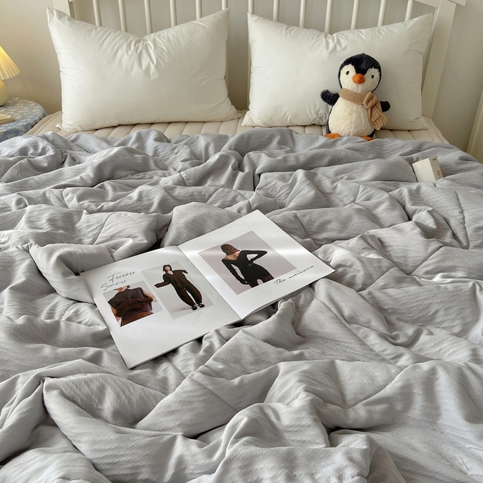 91家纺网 家纺一手货源 找家纺 顾里家纺 2025春夏新款韩系花边皱皱纱夏被夏凉被空调被 格林灰