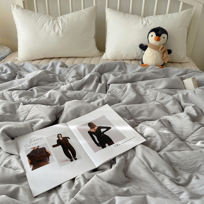 91家纺网 家纺一手货源 找家纺 顾里家纺 2025春夏新款韩系花边皱皱纱夏被夏凉被空调被 格林灰