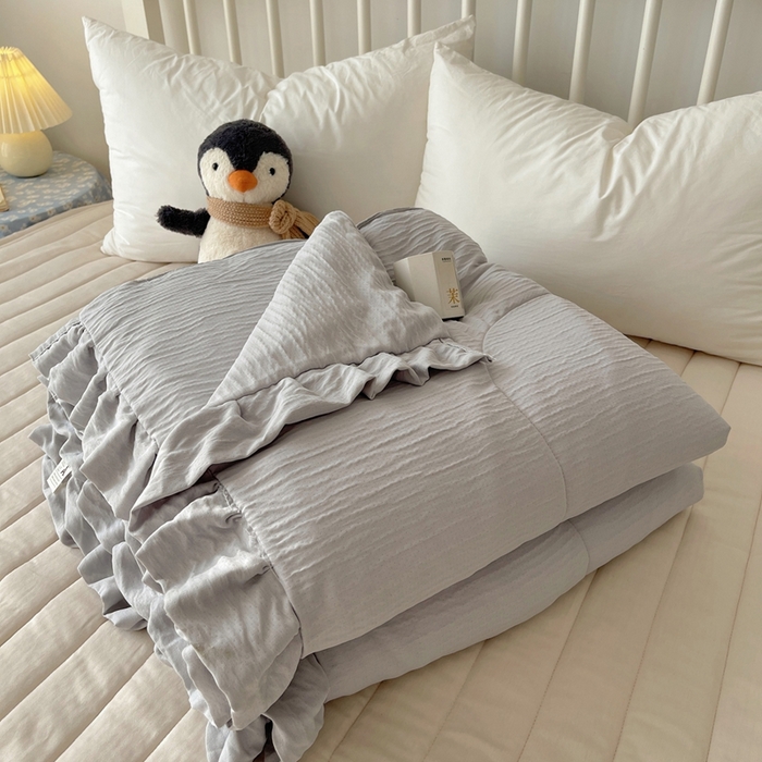 91家纺网 家纺一手货源 找家纺 顾里家纺 2025春夏新款韩系花边皱皱纱夏被夏凉被空调被 格林灰