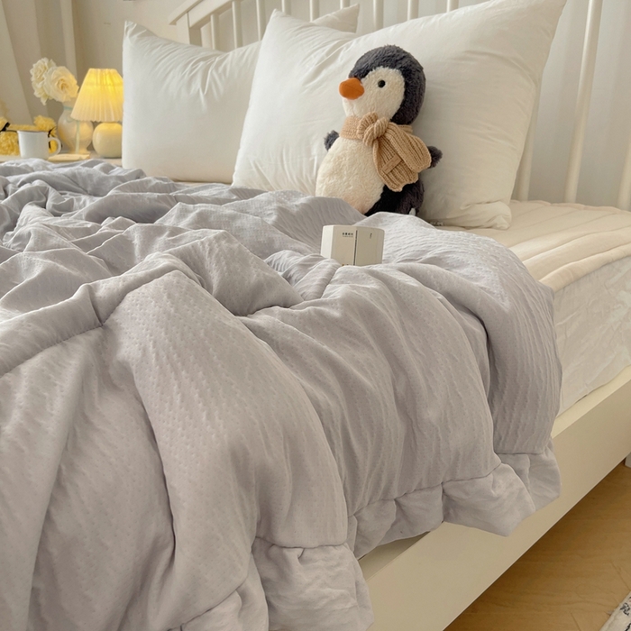 91家纺网 家纺一手货源 找家纺 顾里家纺 2025春夏新款韩系花边皱皱纱夏被夏凉被空调被 格林灰