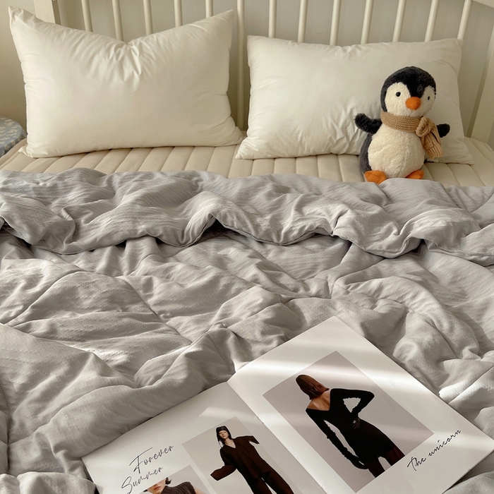 91家纺网 家纺一手货源 找家纺 顾里家纺 2025春夏新款韩系花边皱皱纱夏被夏凉被空调被 格林灰