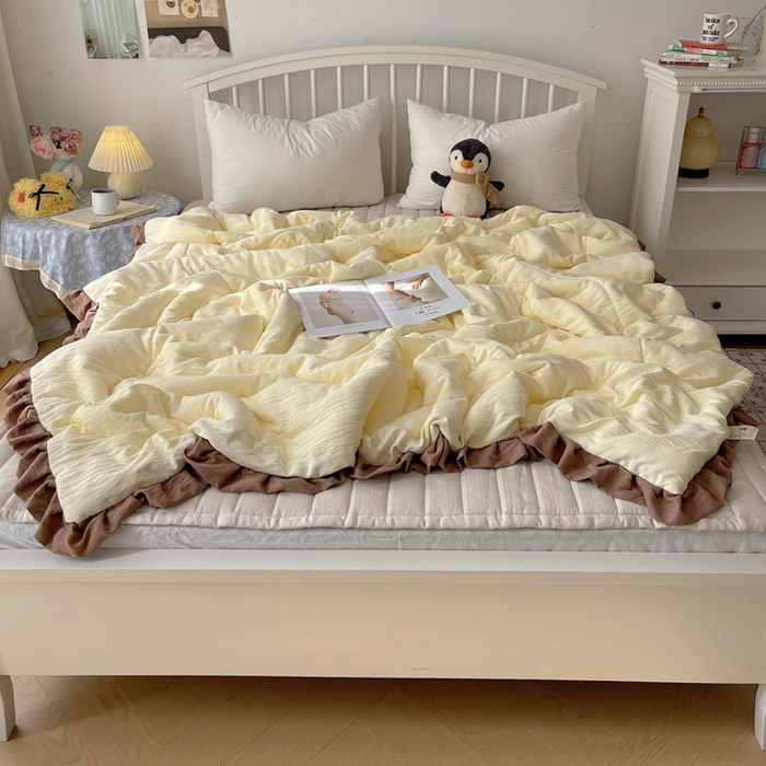 91家纺网 家纺一手货源 找家纺 顾里家纺 2025春夏新款韩系花边皱皱纱夏被夏凉被空调被 黄油可露