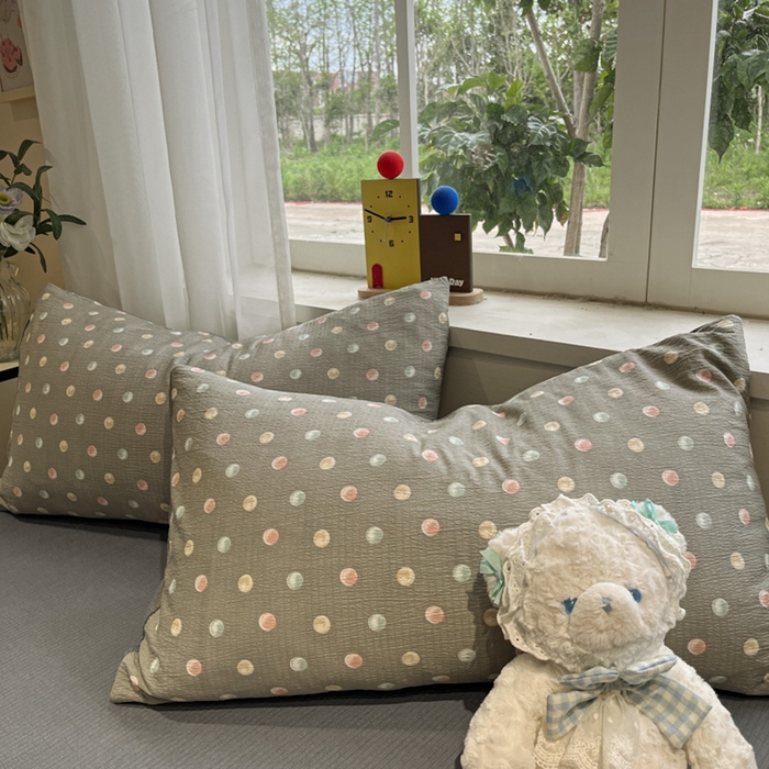 91家纺网 家纺一手货源 找家纺 王朝国际 2026爆款皱皱双层纱四件套彩色波点