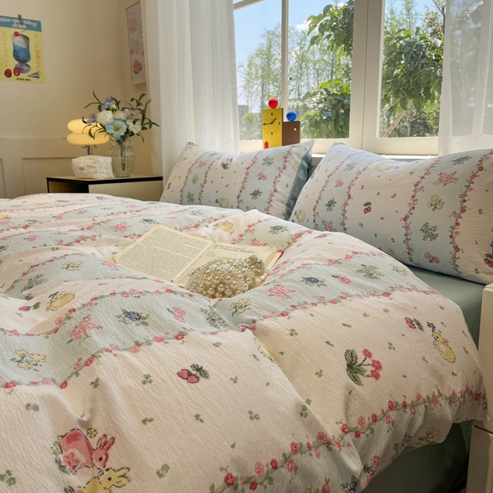 91家纺网 家纺一手货源 找家纺 王朝国际 2026爆款皱皱双层纱四件套草莓兔