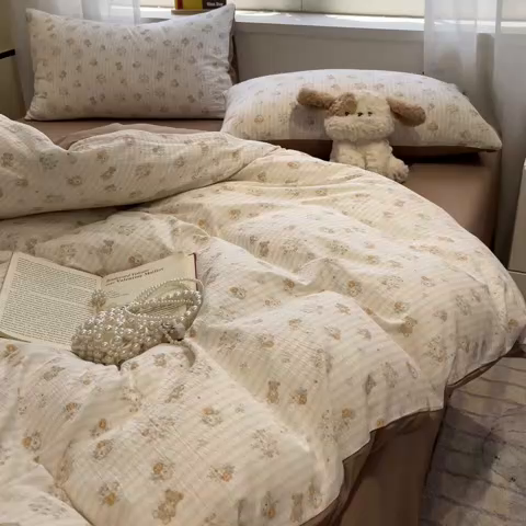 91家纺网 家纺一手货源 找家纺 王朝国际 2026爆款皱皱双层纱四件套咖啡熊