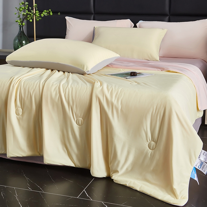 91家纺网 家纺一手货源 找家纺 中国龙家纺 2025新款凉感丝夏凉被 浅粉鹅黄