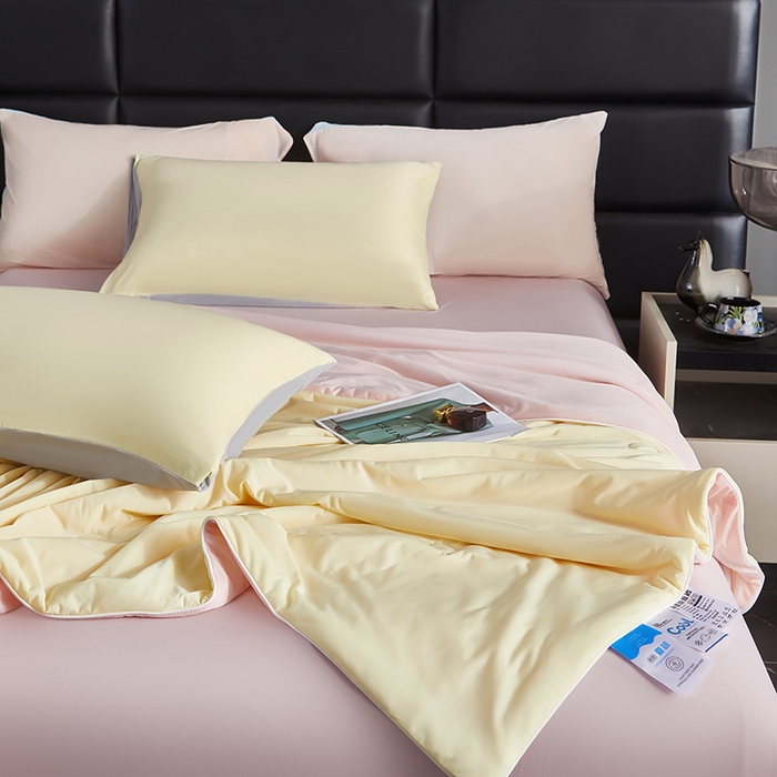 91家纺网 家纺一手货源 找家纺 中国龙家纺 2025新款凉感丝夏凉被 浅粉鹅黄