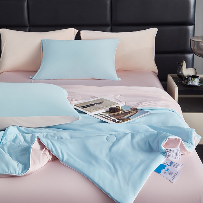 91家纺网 家纺一手货源 找家纺 中国龙家纺 2025新款凉感丝夏凉被 浅粉天兰