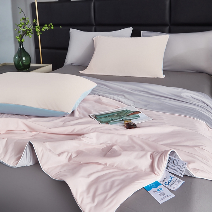 91家纺网 家纺一手货源 找家纺 中国龙家纺 2025新款凉感丝夏凉被 浅灰淡粉