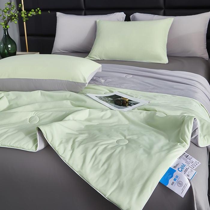 91家纺网 家纺一手货源 找家纺 中国龙家纺 2025新款凉感丝夏凉被 浅灰嫩绿