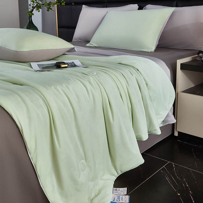 91家纺网 家纺一手货源 找家纺 中国龙家纺 2025新款凉感丝夏凉被 浅灰嫩绿