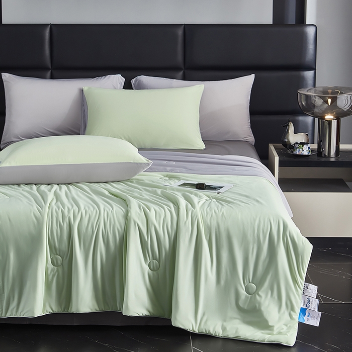 91家纺网 家纺一手货源 找家纺 中国龙家纺 2025新款凉感丝夏凉被 浅灰嫩绿