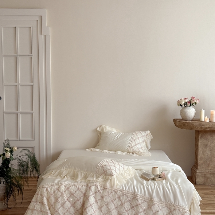 91家纺网 家纺一手货源 找家纺 佳汐蓝家纺 2025 春夏新品60s兰精天丝夏被四件套-爱莎 爱莎-白色