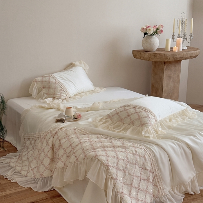 91家纺网 家纺一手货源 找家纺 佳汐蓝家纺 2025 春夏新品60s兰精天丝夏被四件套-爱莎 爱莎-白色