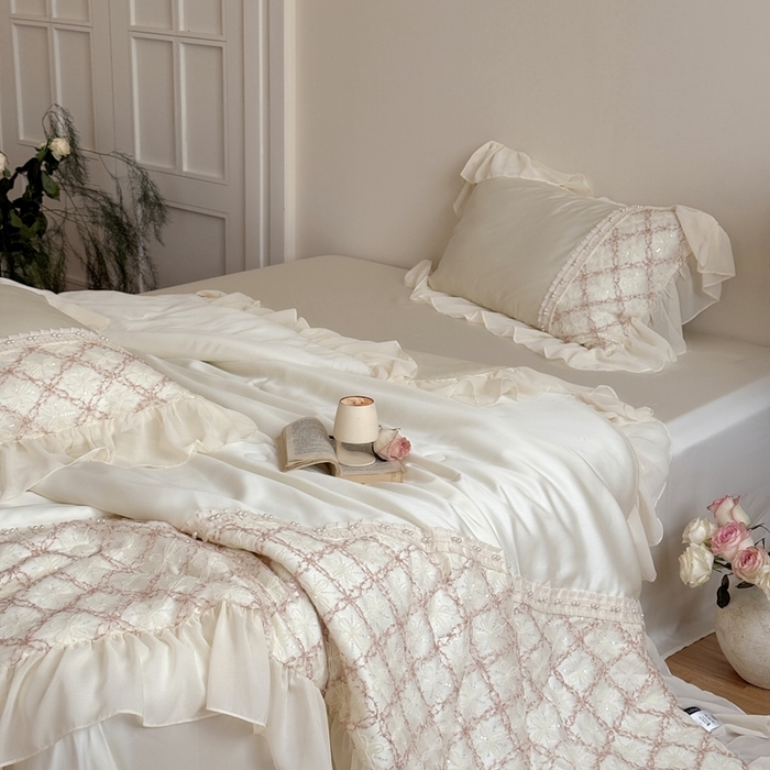 91家纺网 家纺一手货源 找家纺 佳汐蓝家纺 2025 春夏新品60s兰精天丝夏被四件套-爱莎 爱莎-白色