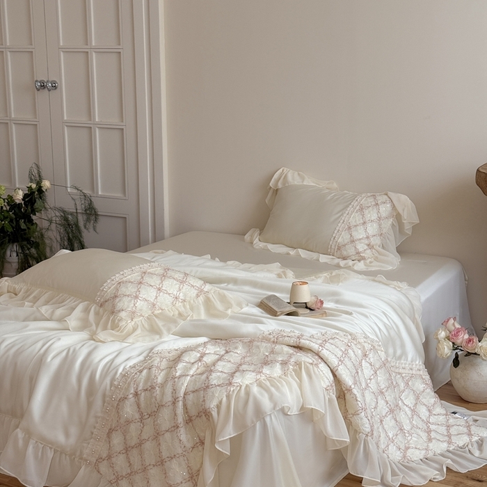 91家纺网 家纺一手货源 找家纺 佳汐蓝家纺 2025 春夏新品60s兰精天丝夏被四件套-爱莎 爱莎-白色
