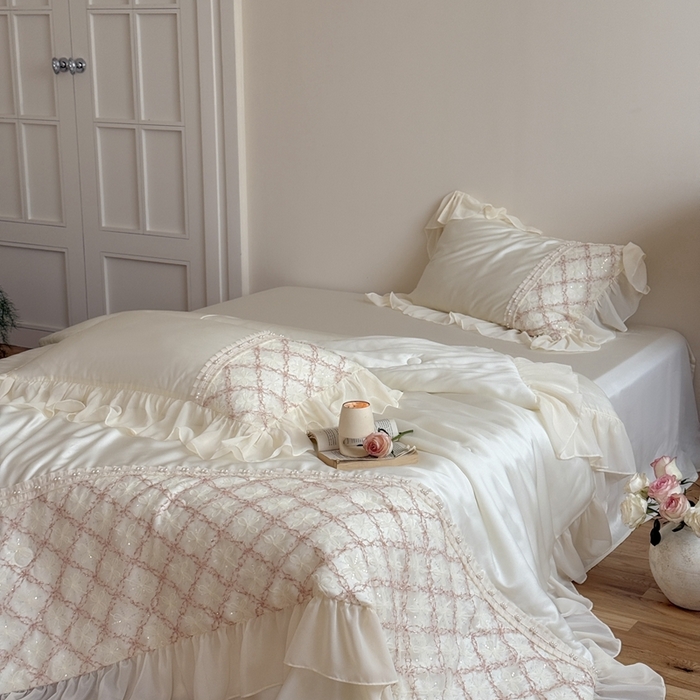 91家纺网 家纺一手货源 找家纺 佳汐蓝家纺 2025 春夏新品60s兰精天丝夏被四件套-爱莎 爱莎-白色