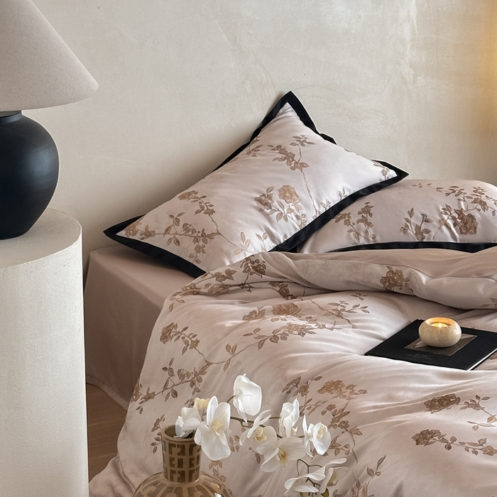 91家纺网 家纺一手货源 找家纺 佳汐蓝家纺 2025 春夏新品60支兰精天丝数码印花四件套-浮生 豆沙