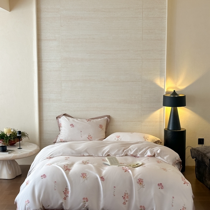 91家纺网 家纺一手货源 找家纺 （总）佳汐蓝家纺 2025 春夏新品60支兰精天丝数码印花四件套-小苍兰花语