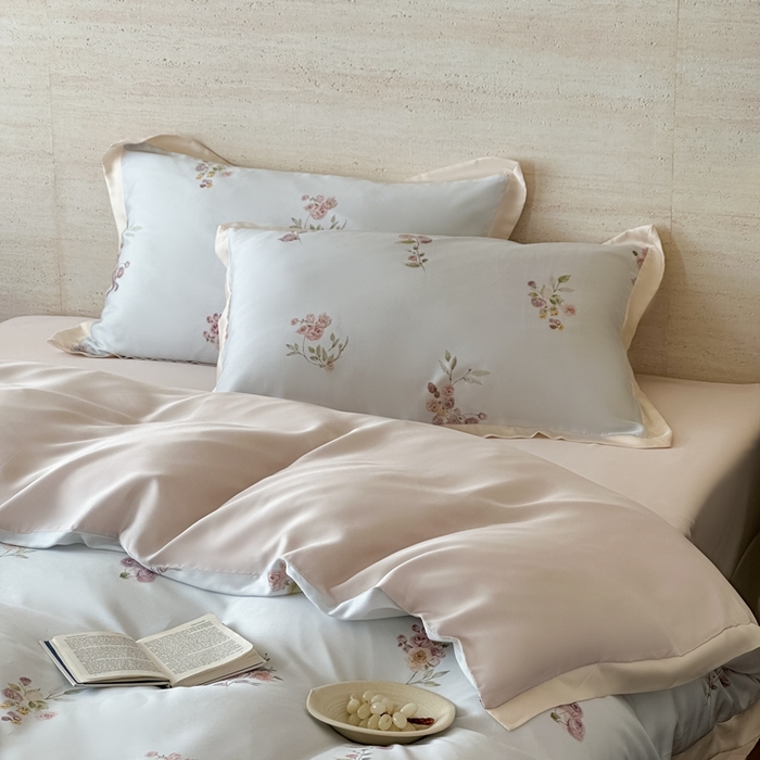 91家纺网 家纺一手货源 找家纺 （总）佳汐蓝家纺 2025 春夏新品60支兰精天丝数码印花四件套-小苍兰花语