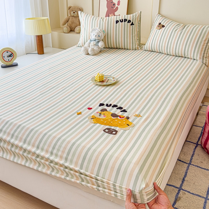 91家纺网 家纺一手货源 找家纺 感遇家纺 2025新款毛巾绣床笠三件套 快乐狗