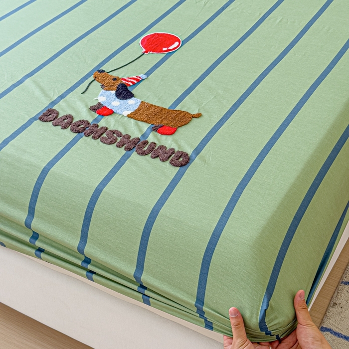 91家纺网 家纺一手货源 找家纺 感遇家纺 2025新款毛巾绣床笠三件套 气球狗