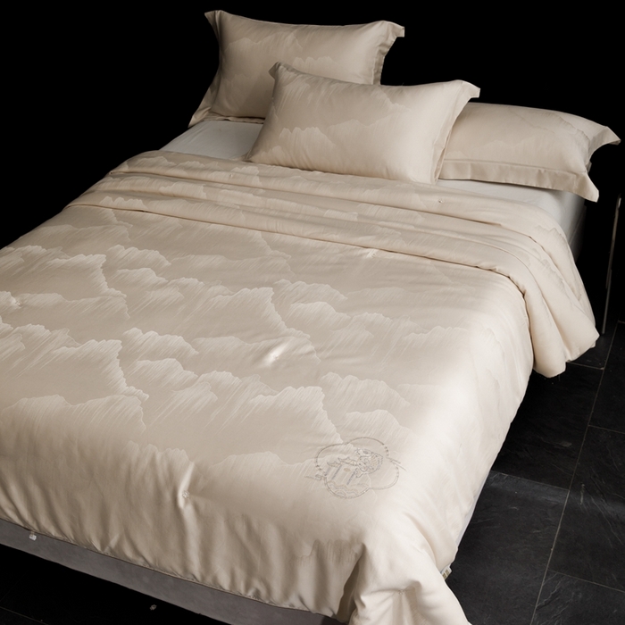 91家纺网 家纺一手货源 找家纺 （总）俏企鹅羽绒精品馆 2025新款60S 大提花蚕丝夏被蚕丝被-锦鲤跃龙门